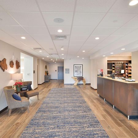 Hampton Inn & Suites Menomonie-Uw Stout Екстериор снимка