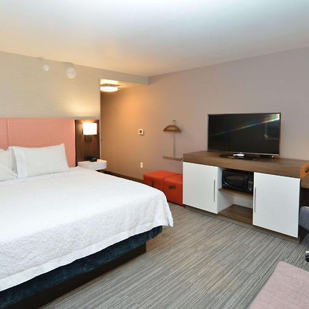 Hampton Inn & Suites Menomonie-Uw Stout Екстериор снимка