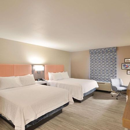Hampton Inn & Suites Menomonie-Uw Stout Екстериор снимка