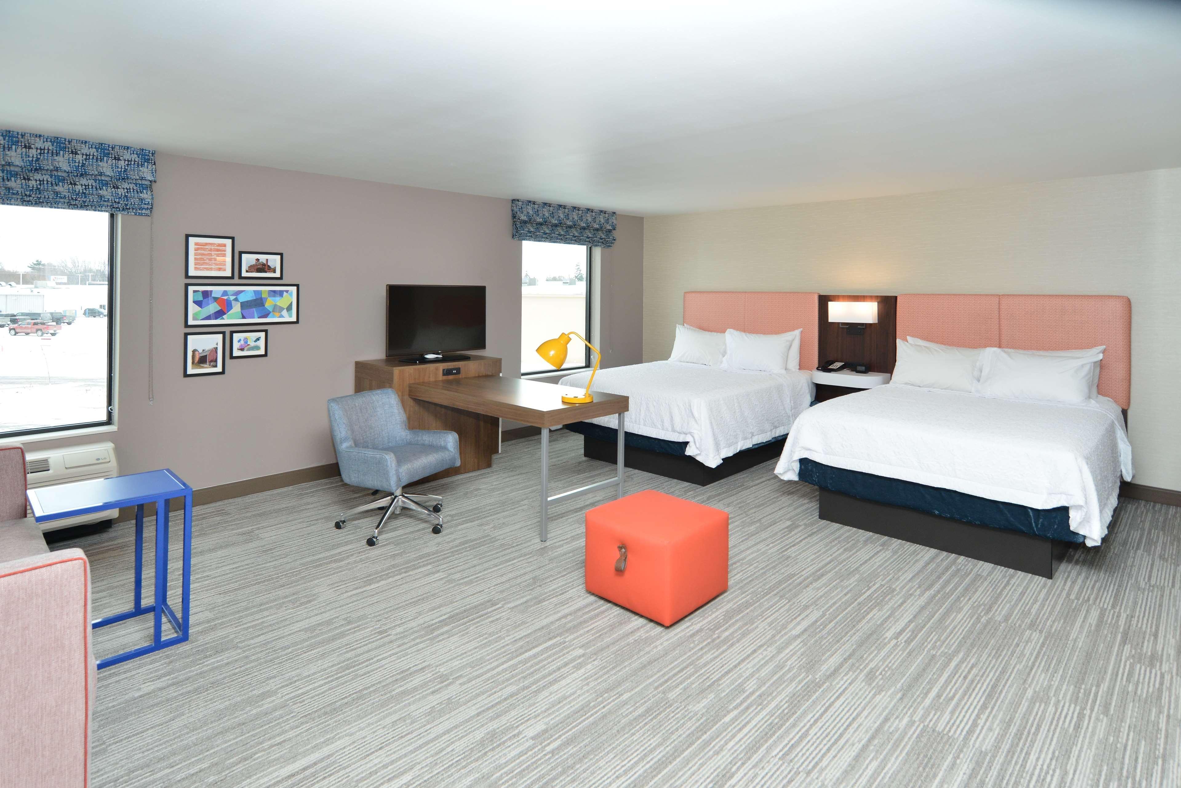 Hampton Inn & Suites Menomonie-Uw Stout Екстериор снимка