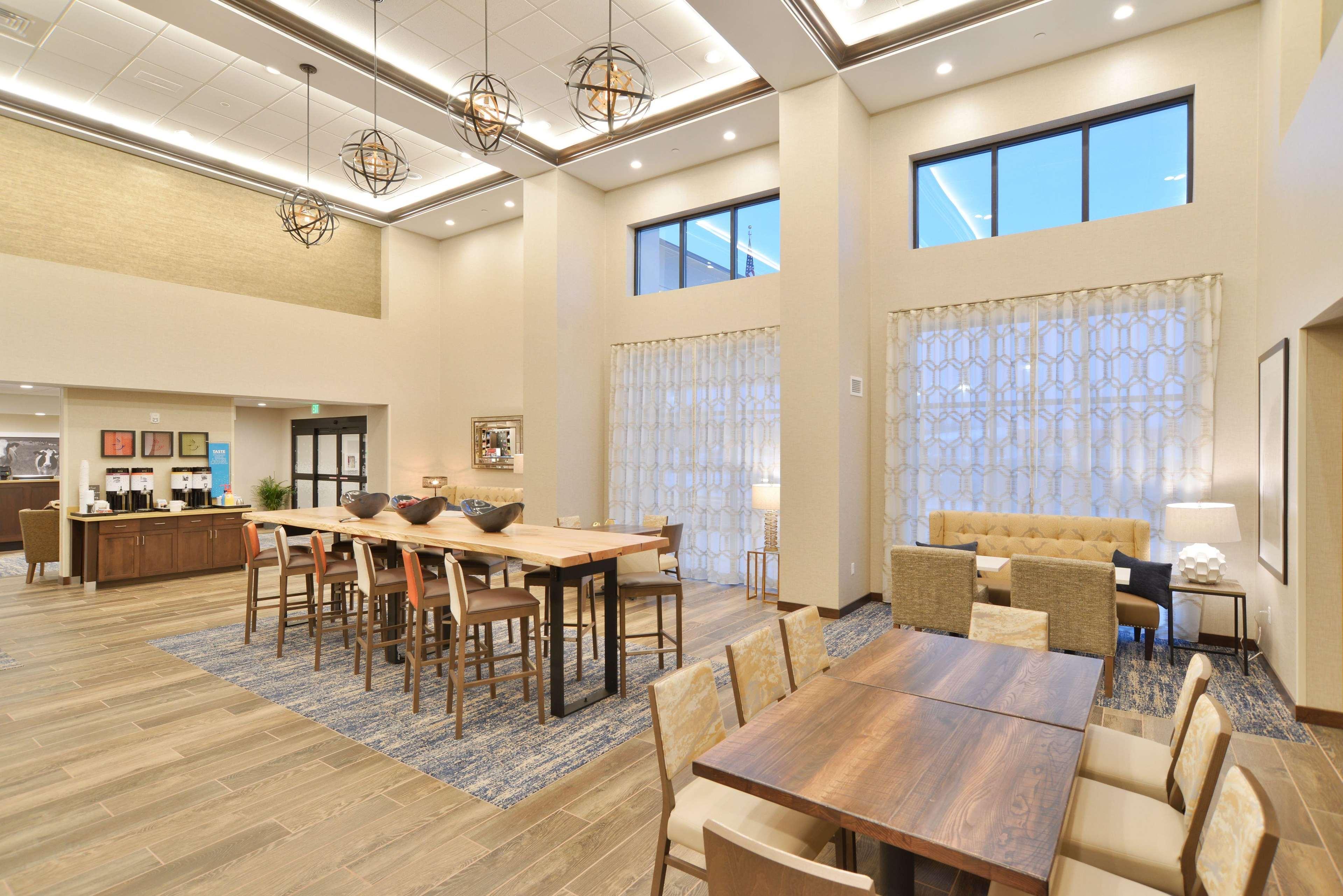 Hampton Inn & Suites Menomonie-Uw Stout Екстериор снимка