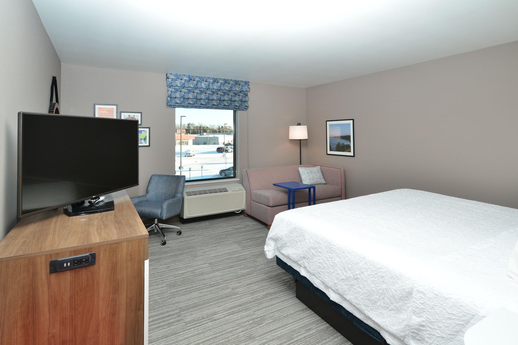 Hampton Inn & Suites Menomonie-Uw Stout Екстериор снимка