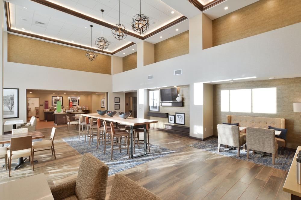 Hampton Inn & Suites Menomonie-Uw Stout Екстериор снимка