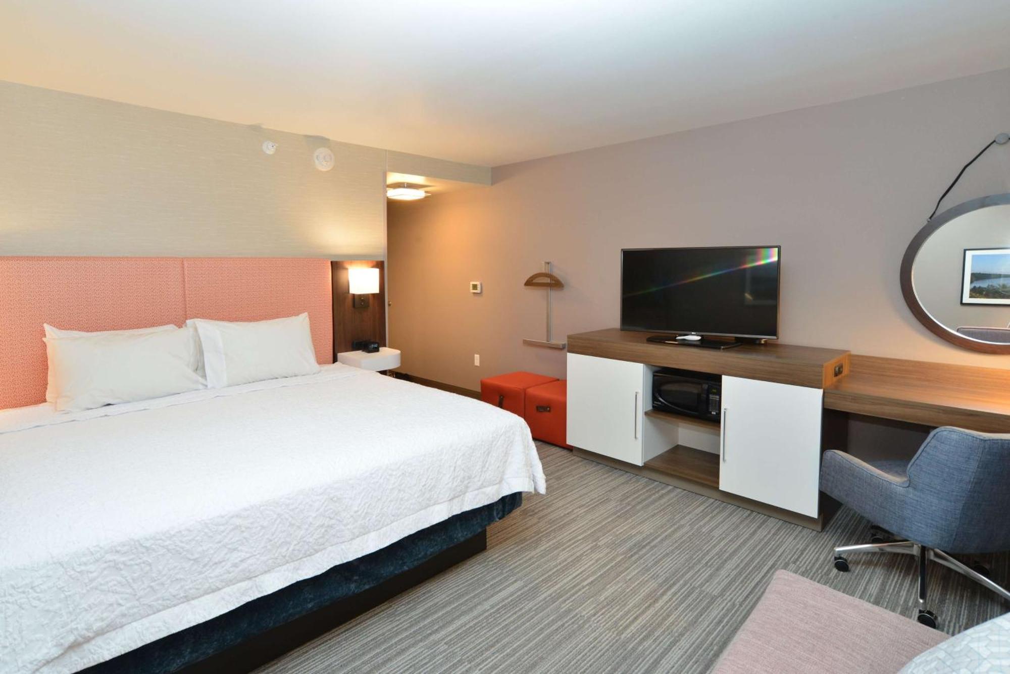 Hampton Inn & Suites Menomonie-Uw Stout Екстериор снимка
