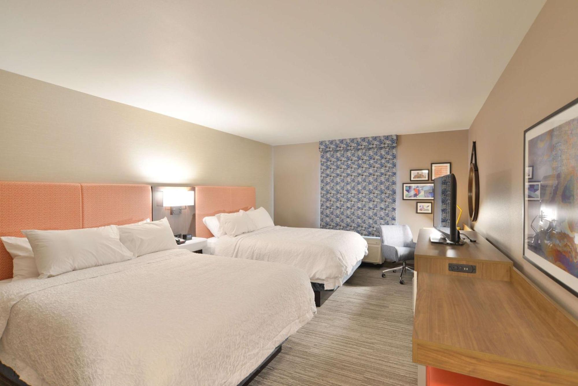 Hampton Inn & Suites Menomonie-Uw Stout Екстериор снимка