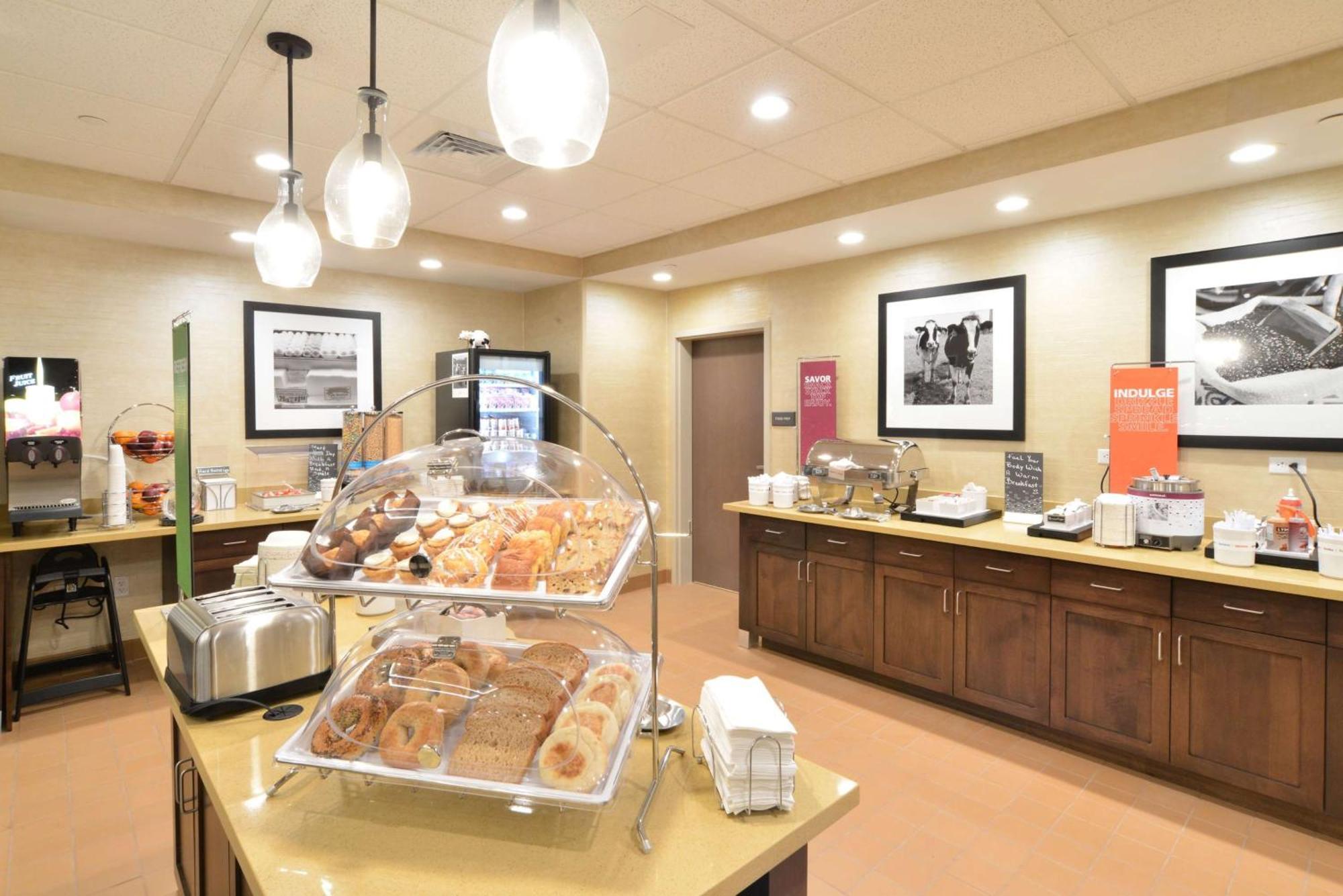 Hampton Inn & Suites Menomonie-Uw Stout Екстериор снимка
