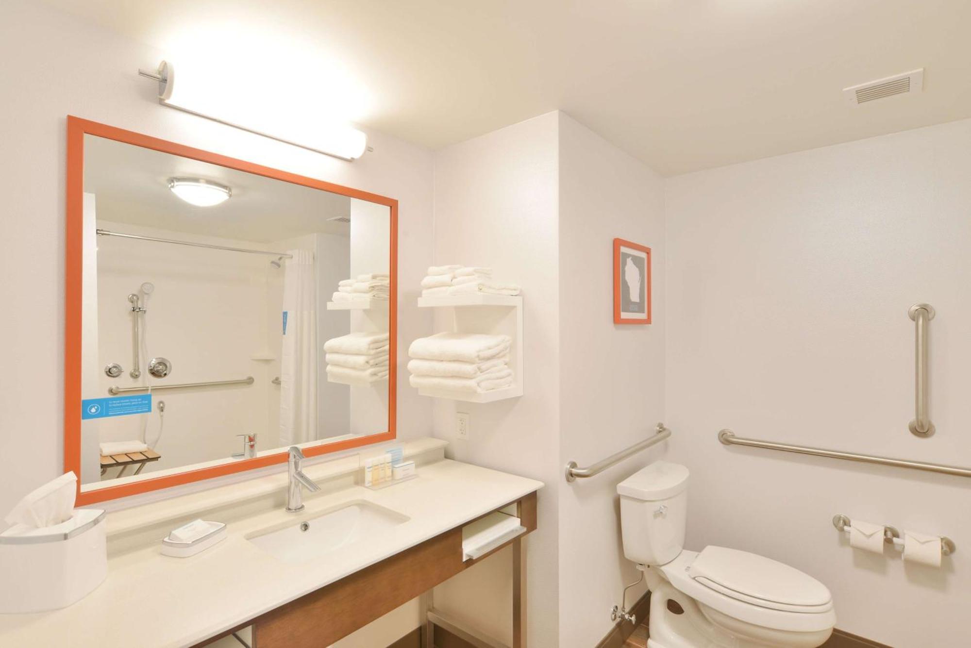 Hampton Inn & Suites Menomonie-Uw Stout Екстериор снимка